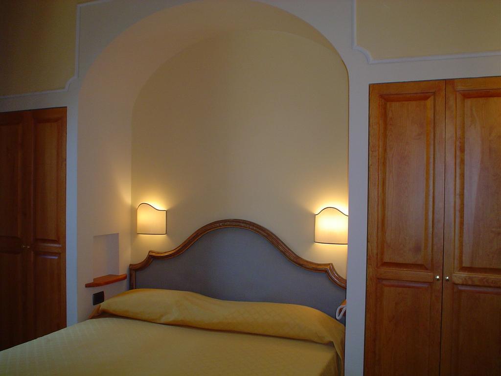 Petit Chateau Montecatini Terme Exterior foto