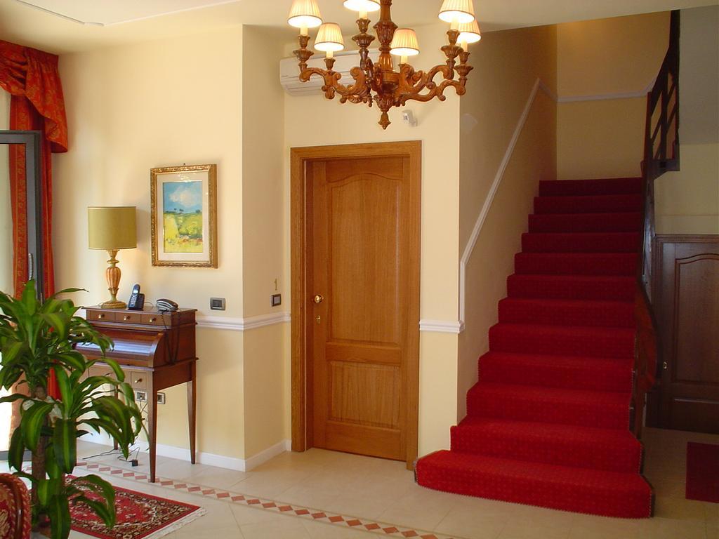 Petit Chateau Montecatini Terme Exterior foto