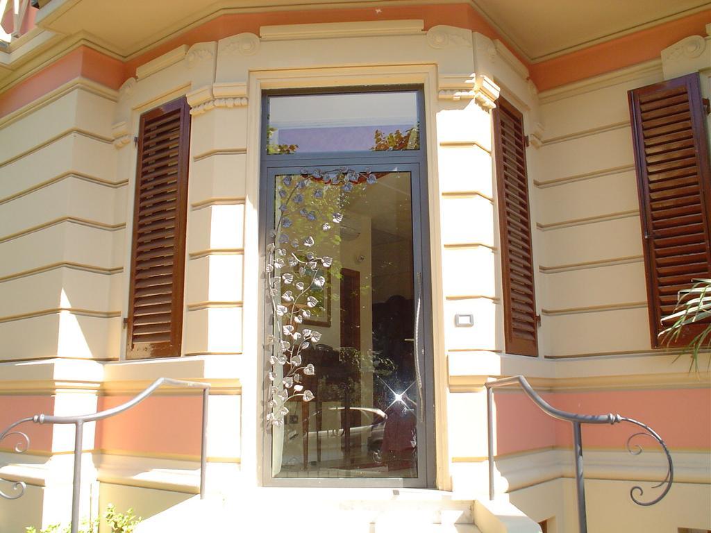 Petit Chateau Montecatini Terme Exterior foto